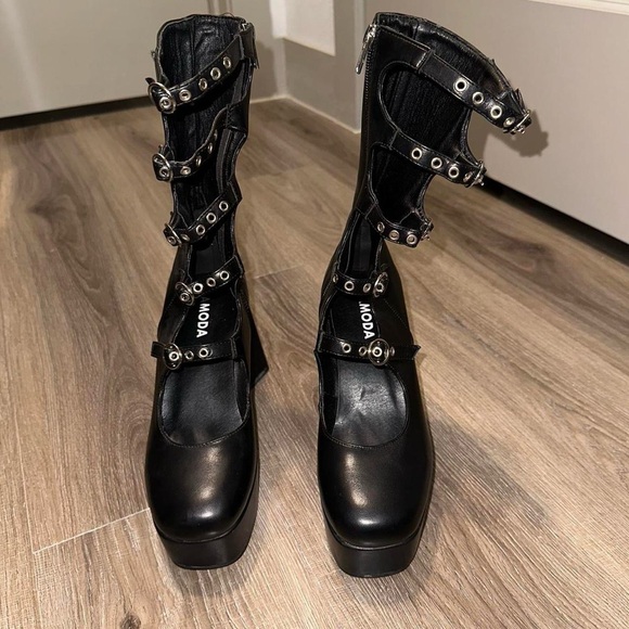 SOLD - Picture 4 of 8